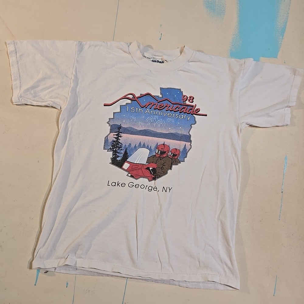 VTG 1998 Americade M NY Snowmobile‎ T Shirt White Gildan Lake George USA Stains